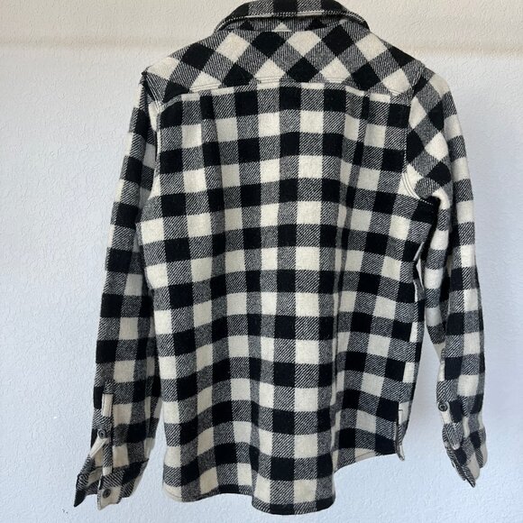 Woolrich Checkered Black & White Button Down Flannel Size Medium - Picture 8 of 8